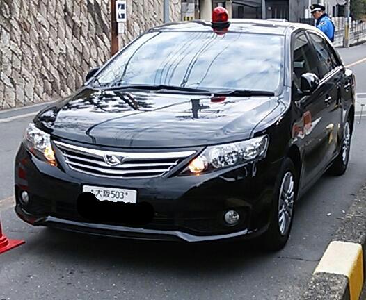現行型トヨタ アリオン 覆面パトカー 1人の広域機動捜査官 現行型トヨタ アリオン 覆面パトカー 1人の広域機動捜査官