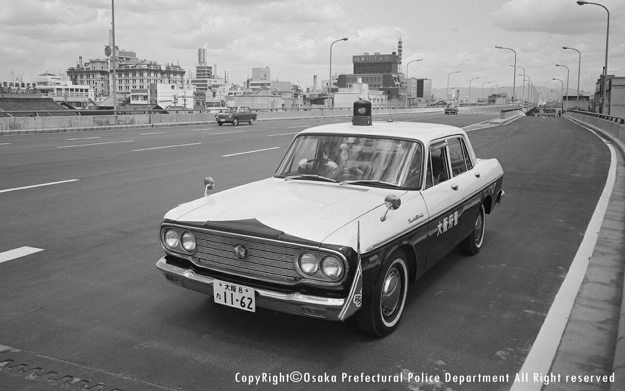 大阪府警察本部からの壁紙の画像と久しぶり W 人 W オヒサー の兵庫県警のパトカー の墓場 1人の広域機動捜査官 大阪府警察本部からの壁紙の画像と久しぶり W 人 W オヒサー の兵庫県警のパトカー の墓場 1人の広域機動捜査官