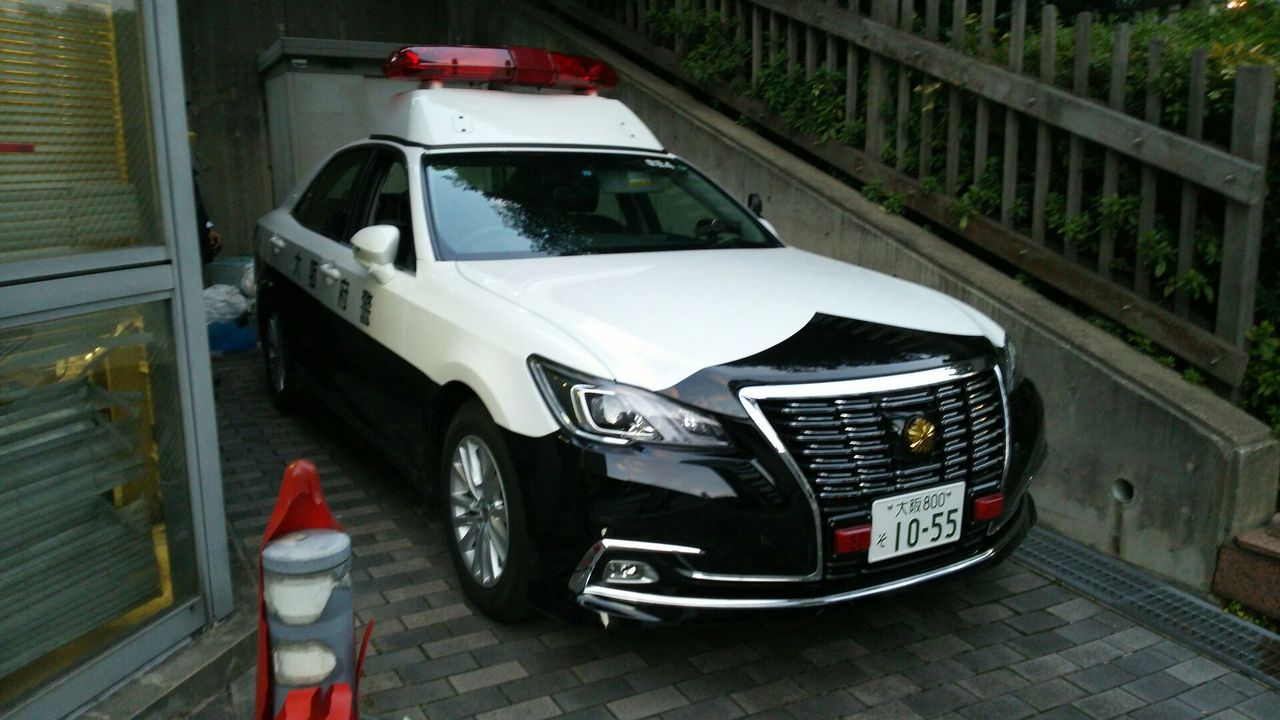大阪府警吹田警察署 吹田4 210系クラウンパトカー 大阪マラソンexpo2016 イベントコンパニオンお姉様 1人の広域機動捜査官 大阪府警吹田警察署 吹田4 210系クラウンパトカー 大阪マラソンexpo2016 イベントコンパニオンお姉様 1人の広域機動捜査官