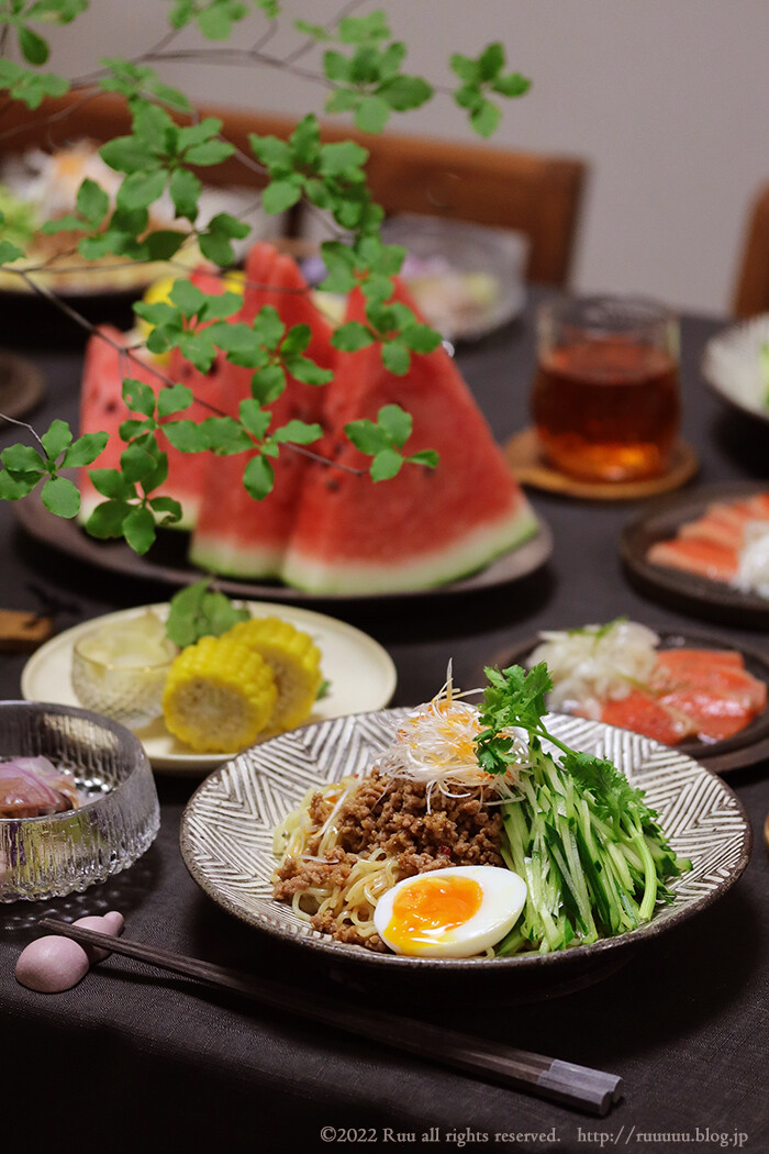 献立 担々麺風の冷やし中華と サーモンのマリネと 巨大すいか 今年も本気ですいかを食べます るぅのおいしいうちごはん Powered By ライブドアブログ