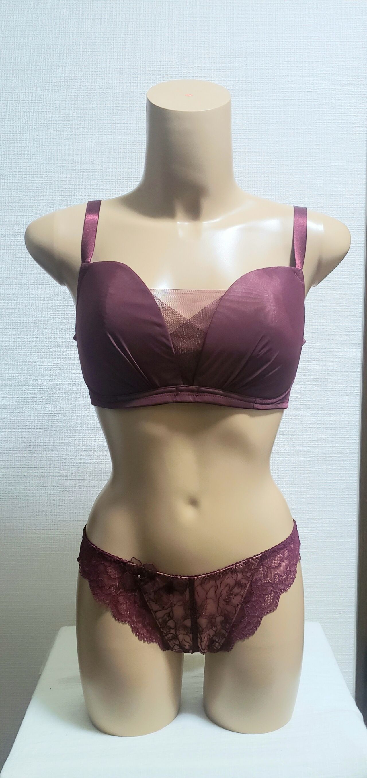 新品未使用Yue 小さく見せるブラ　G75 D75 Yue 小さく見せるブラ ブラジャー ワコール エンジ系 - メルカリ
