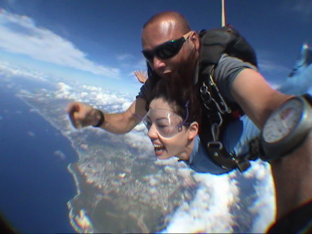 スカイダイビング グアムのビデオ せかビー日記