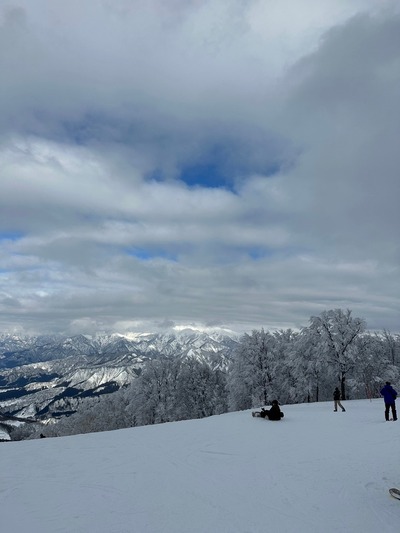 54066829-5E2E-4B87-BFDF-32A44E7C5F4E