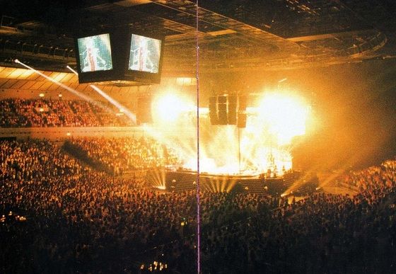 THE ALFEE 夏イベ横浜アリーナ飛来物と銀テープ5本　おまけ1980年代物 THE ALFEE 夏イベ横浜アリーナ飛来物と銀テープ5本 おまけ1980