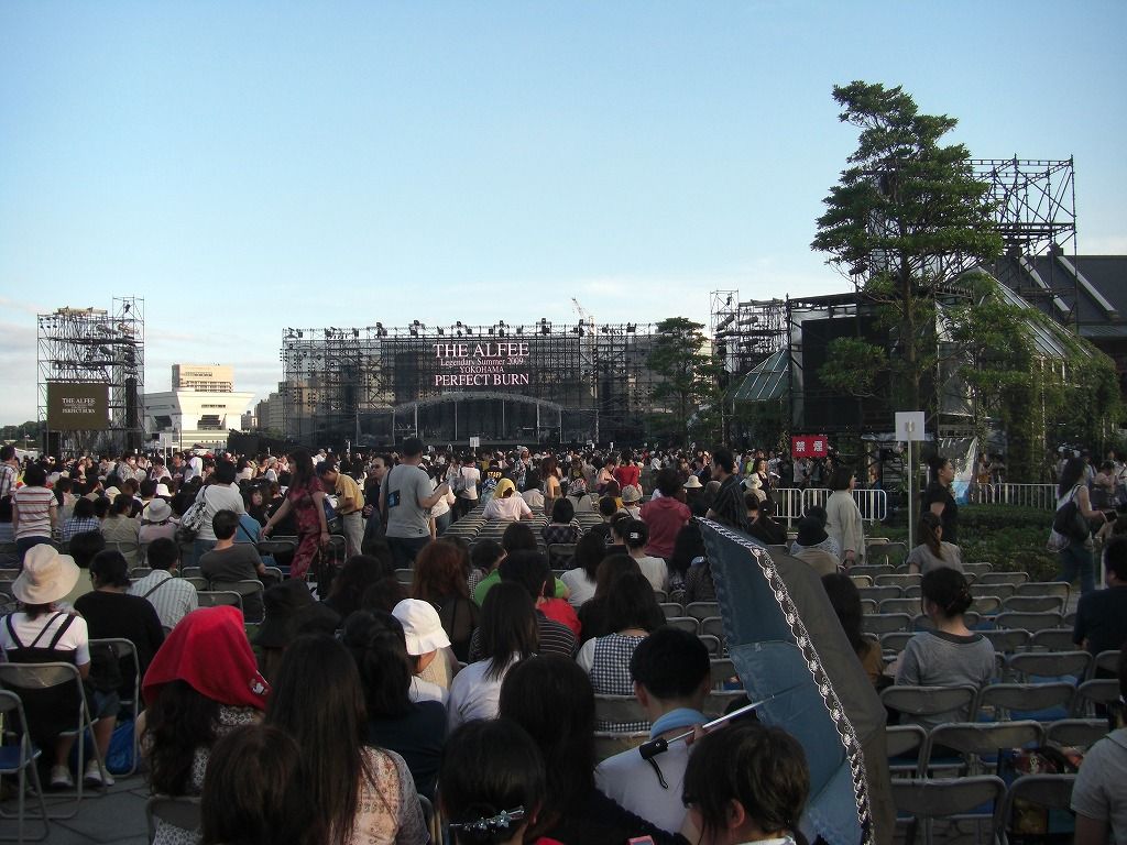 2009.8.8-9 THE ALFEE 夏イベ 赤レンガパーク : やれんのか！
