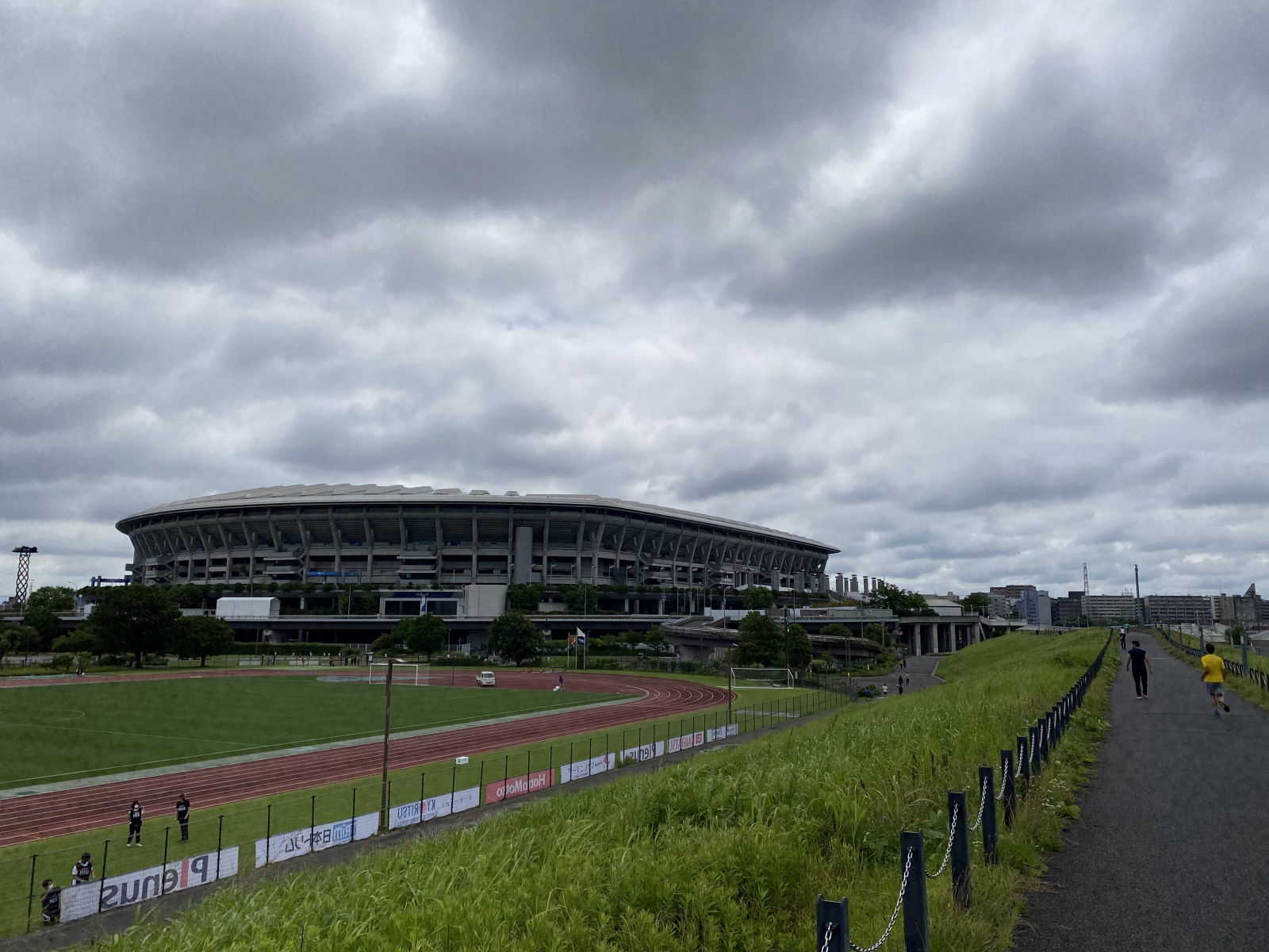 新横浜公園kmランニング やれんのか