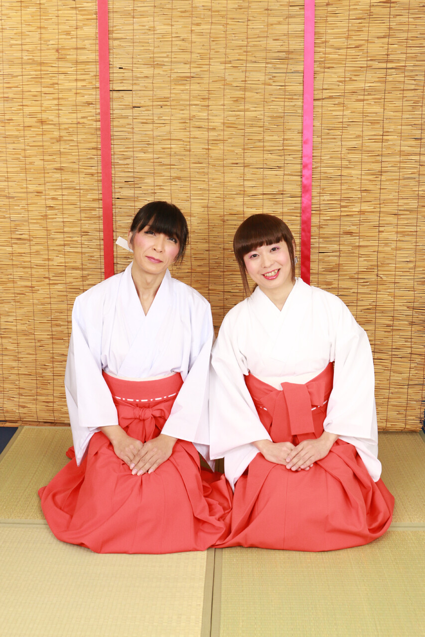 巫女さんのツーショット その2 りょうこちゃんの女装日記 巫女さんのツーショット その2 りょうこちゃんの女装日記