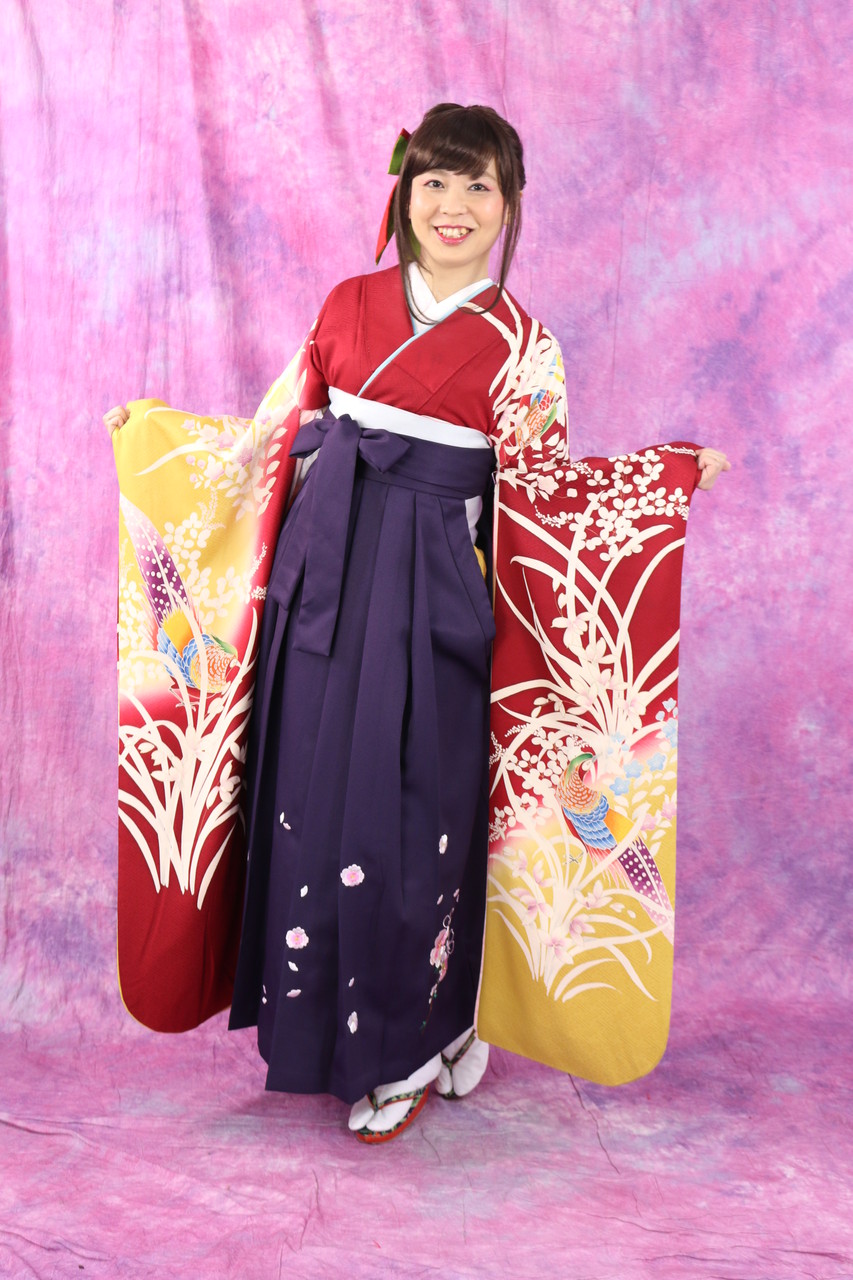赤い着物と袴 りょうこちゃんの女装日記