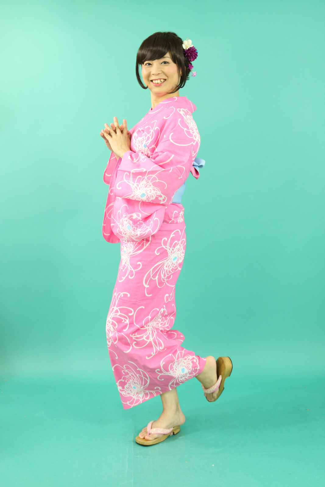 明るいピンク色の浴衣 その1 りょうこちゃんの女装日記