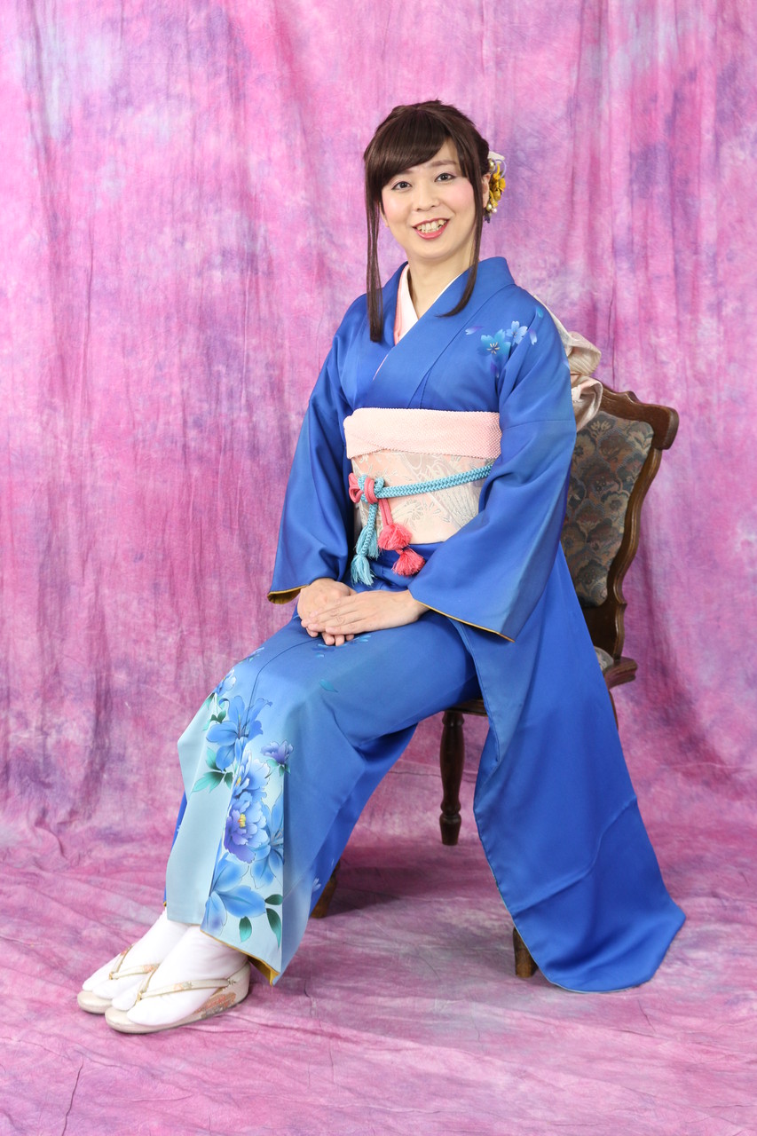 振袖姿の座りポーズ りょうこちゃんの女装日記