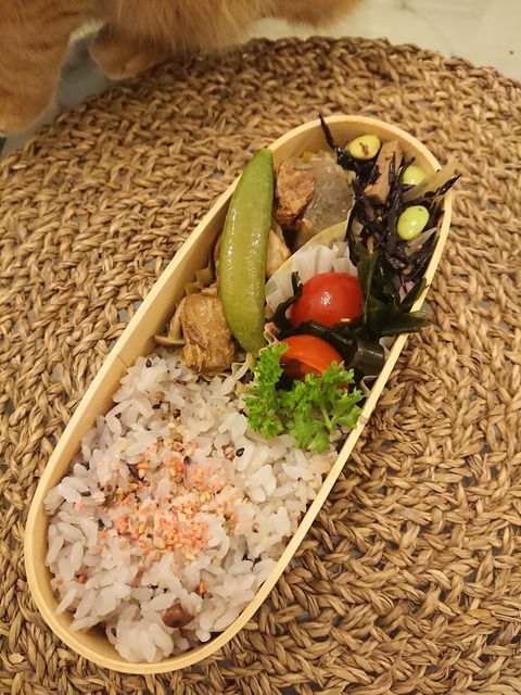 18-06-02-01-31-03-923_deco