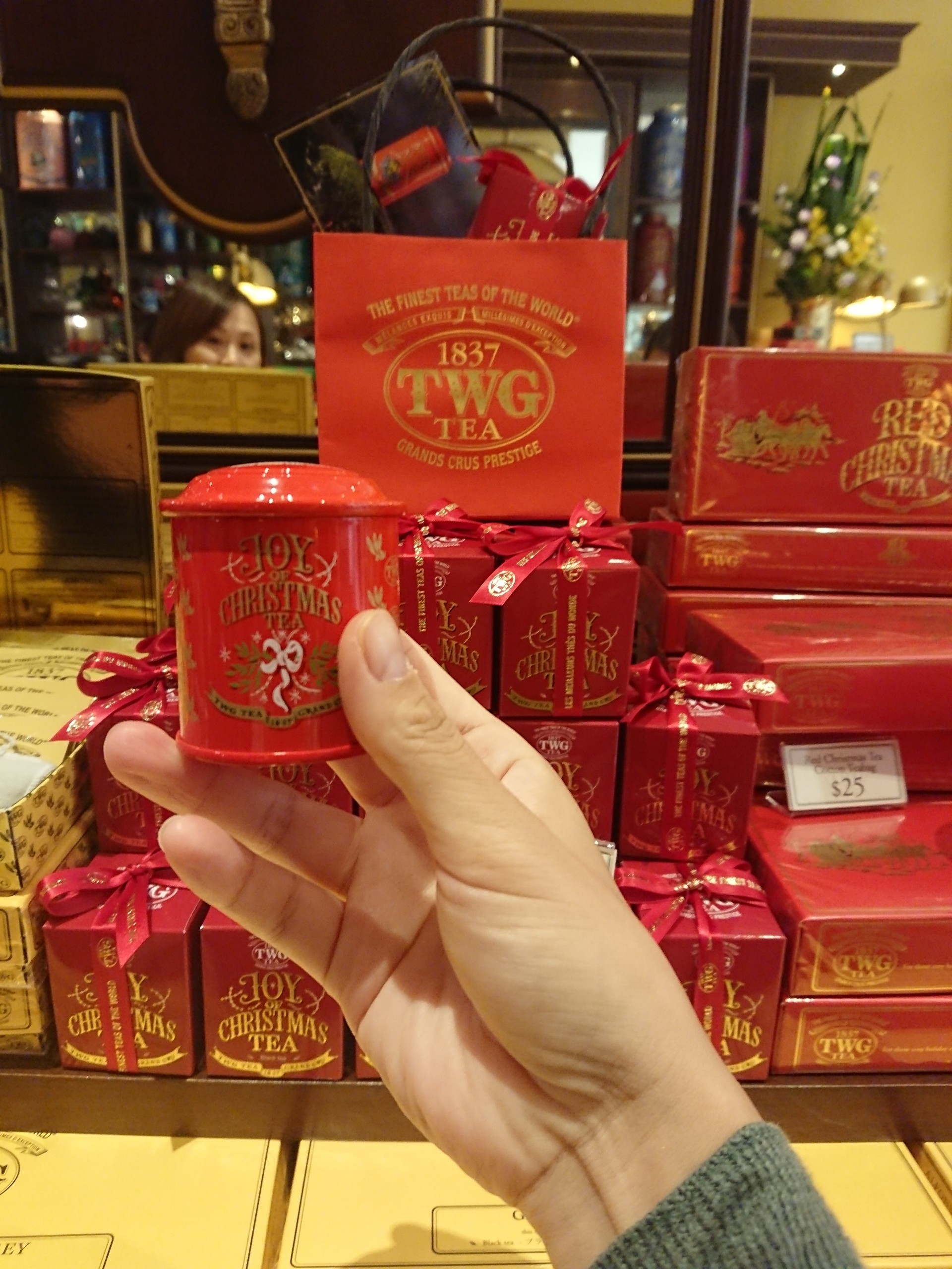 Twgのクリスマス限定ミニ缶がとってもかわいいです ねころぐ にゃんごくlife クアラルンプール Powered By ライブドアブログ Twgのクリスマス限定ミニ缶がとってもかわいいです ねころぐ にゃんごくlife クアラルンプール Powered By ライブドアブログ