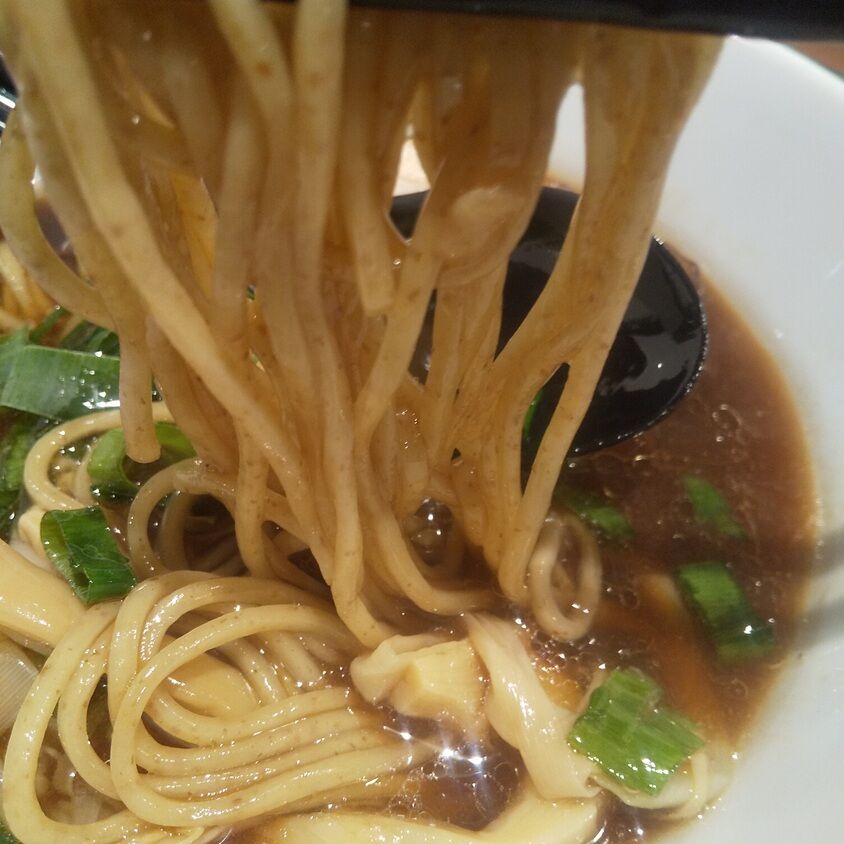 キリッとした醤油のコク 大阪市内で食べれる堺の人気ラーメン ｏｂｐ 石原ラ軍団 大阪グルメひとり旅