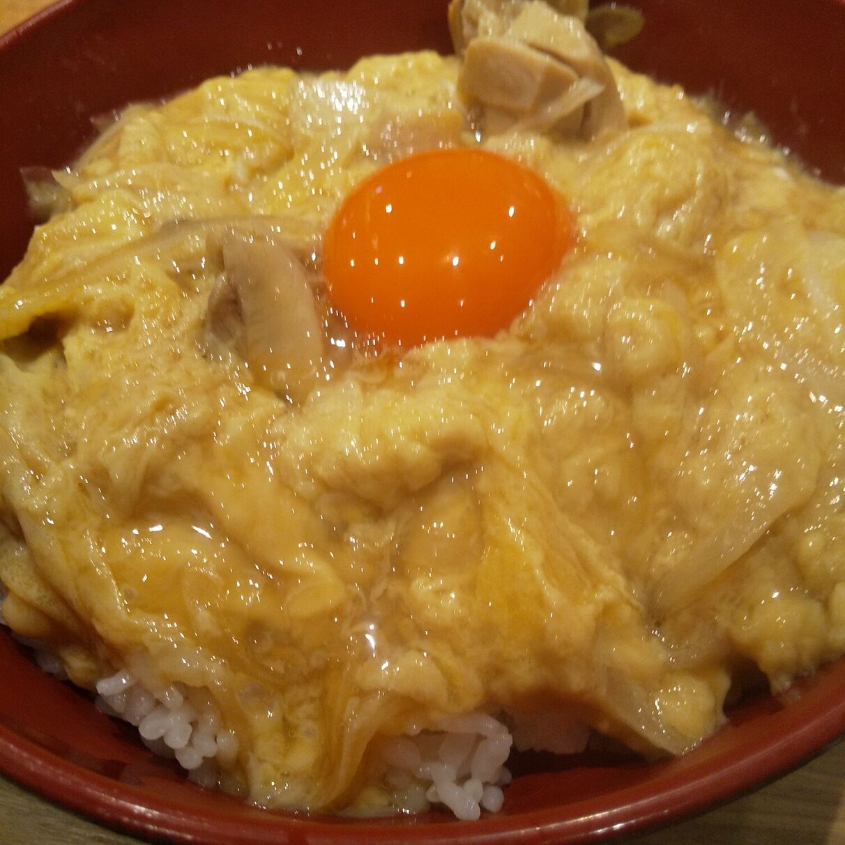 人気焼鳥店のふわとろ ダブル親子丼 心斎橋 カッシーワ 大阪グルメひとり旅