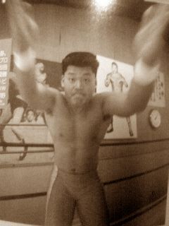 チャラ男が猪木パネルを片付けました : 多重ロマンチック