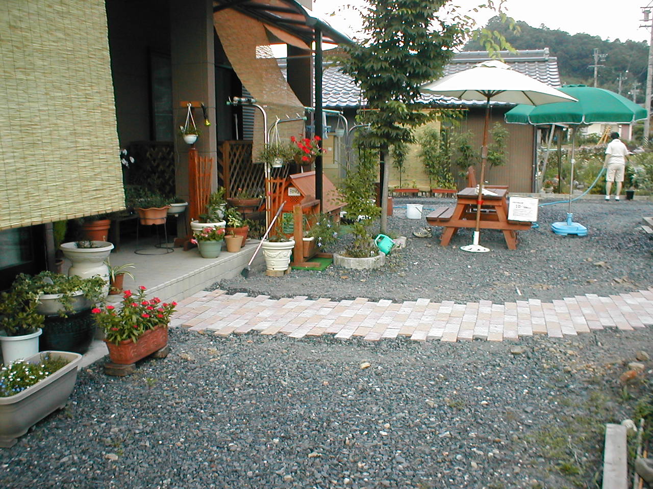 DIY HEAVEN玄関前アプローチ