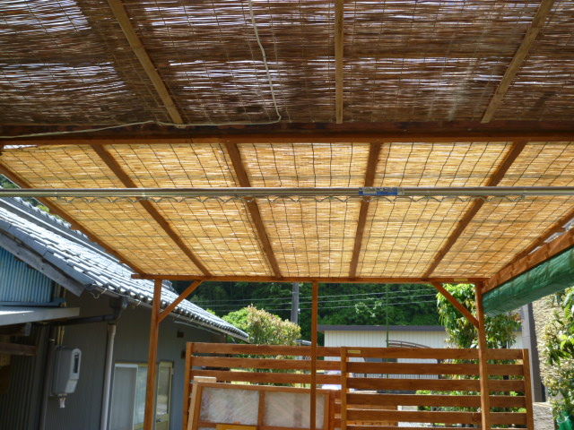 庭のパーゴラ南に屋根を付ける の第２弾 Diy Heaven