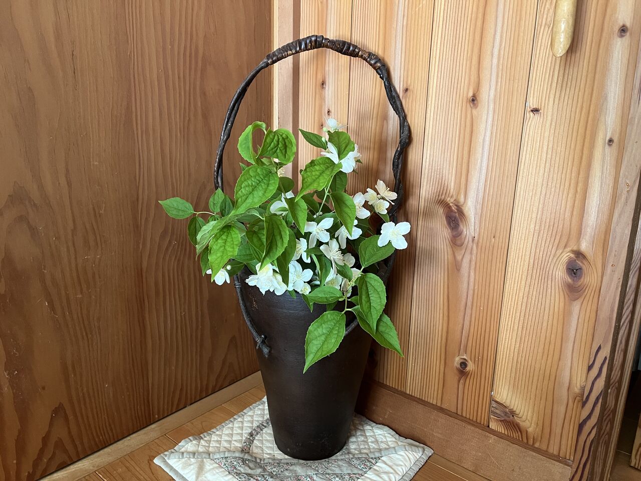 5月の花を花瓶に活けました！ : DIY HEAVEN