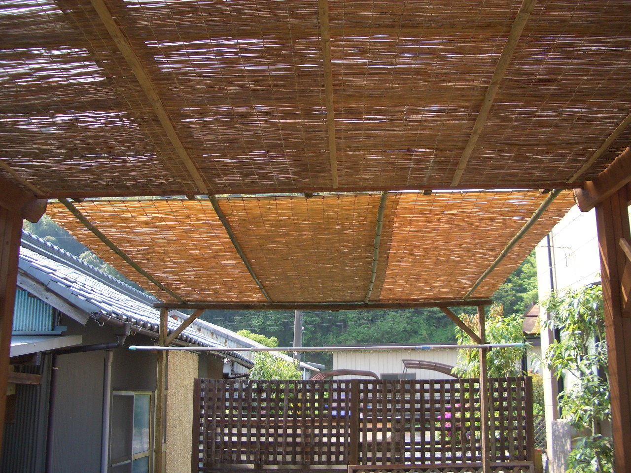 パーゴラ南の天井にヨシズを張る Diy Heaven