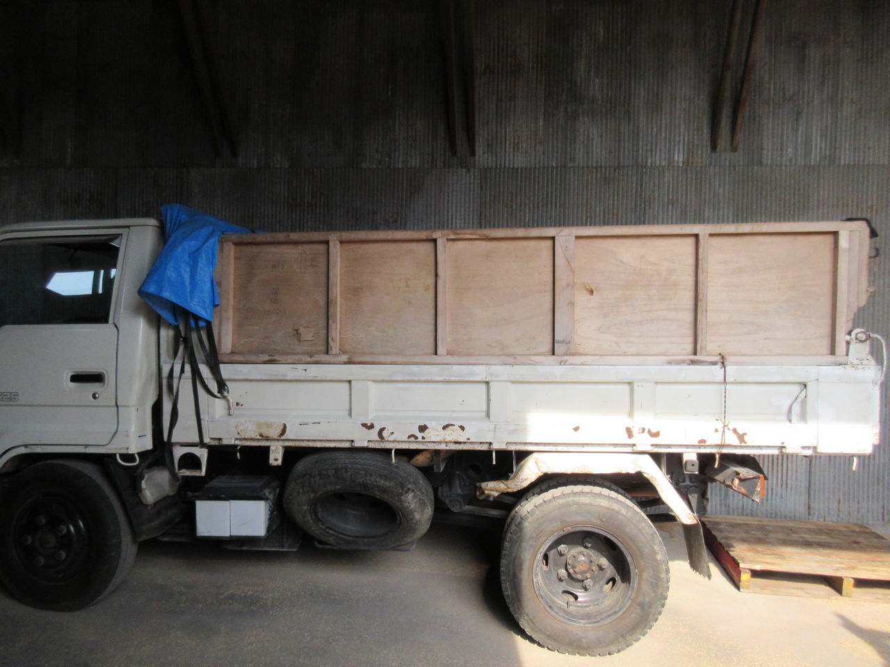 トラック ダンプ さし枠 金具 前後4つ 運送のコンパネ活用術！トラック荷台