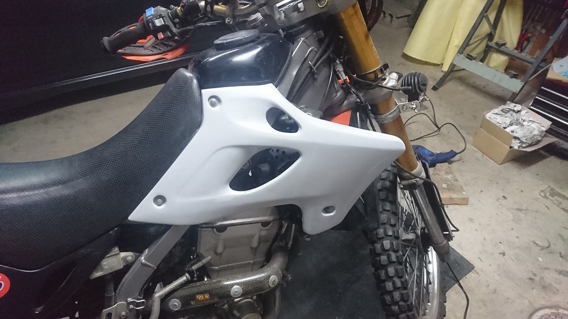 改造 自作 Klx250シャキーンシュラウド 本体作成 V Max 父ちゃんの妄想とチャレンジ