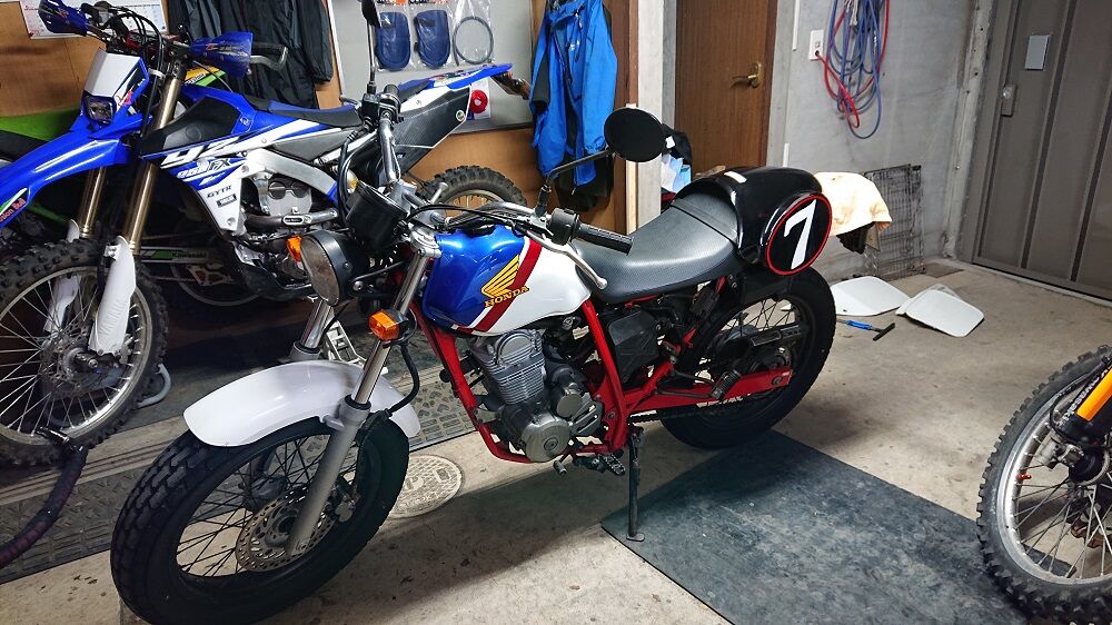 Ftr223 整備 バッテリー交換 キャブレター清掃 V Max 父ちゃんの妄想とチャレンジ Ftr223 整備 バッテリー交換 キャブレター清掃 V Max 父ちゃんの妄想とチャレンジ
