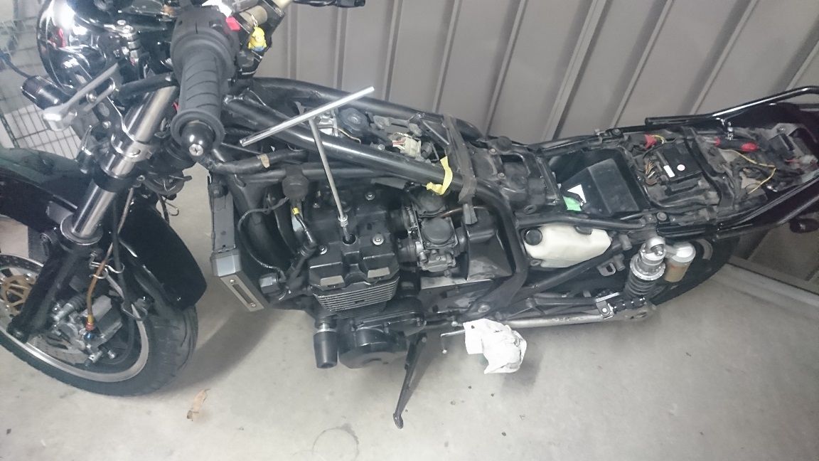 ZRX400整備①(冷却系・点火系) : V-MAX 父ちゃんの妄想と ZRX400整備①(冷却系・点火系) : V-MAX 父ちゃんの妄想と
