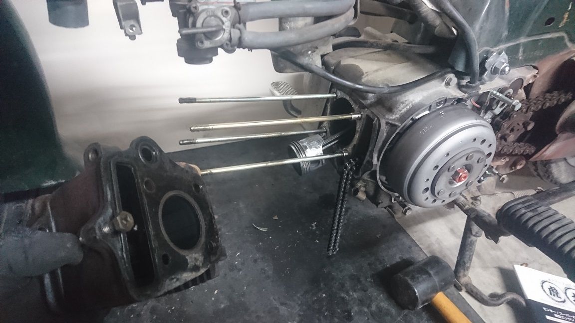 スーパーカブ エンジン焼き付き（分解編） : V-MAX 父ちゃんの妄想と