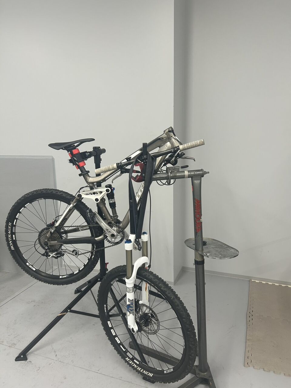 FOX エアサス Fシリーズ 26インチ(フレームセット) FOX エアサス F