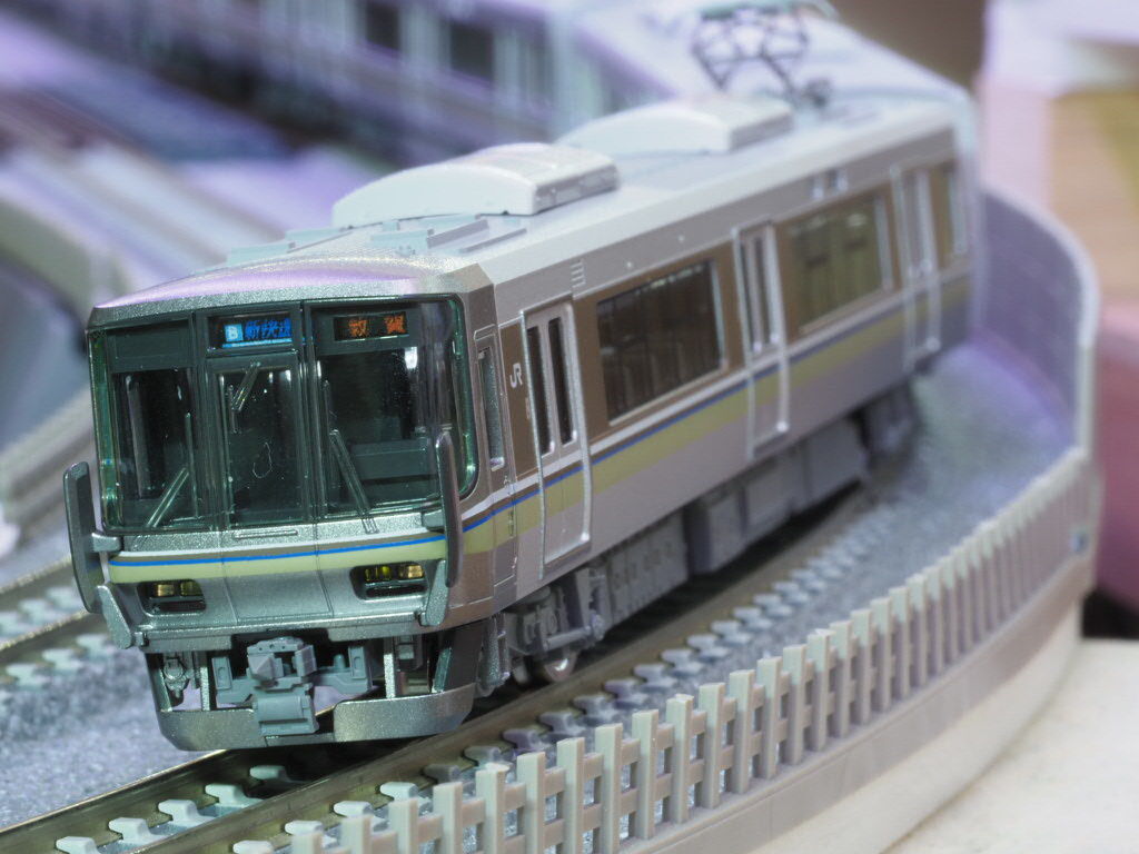 TOMIX 223系2000番台 入線しました : 7畳部屋の鉄道模型 TOMIX 223系2000番台 入線しました : 7畳部屋の鉄道模型