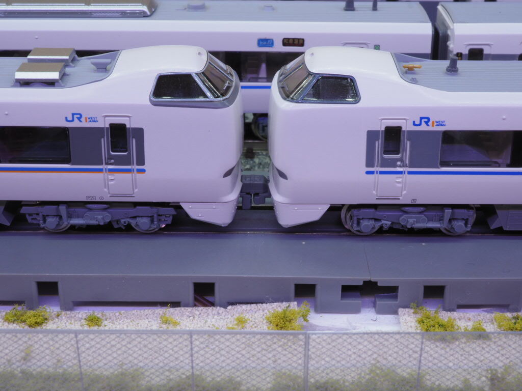 KATO 681系「しらさぎ」 入線しました : 7畳部屋の鉄道模型