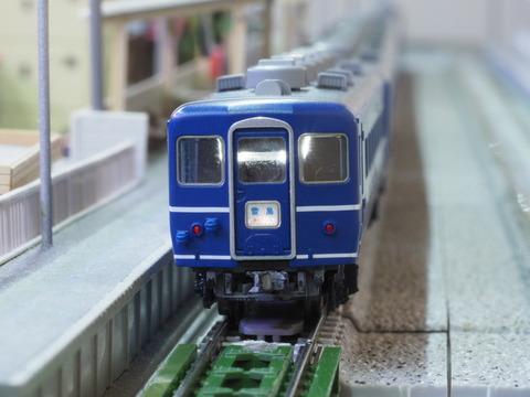 TOMIX 14系特急客車 導入しました : 7畳部屋の鉄道模型