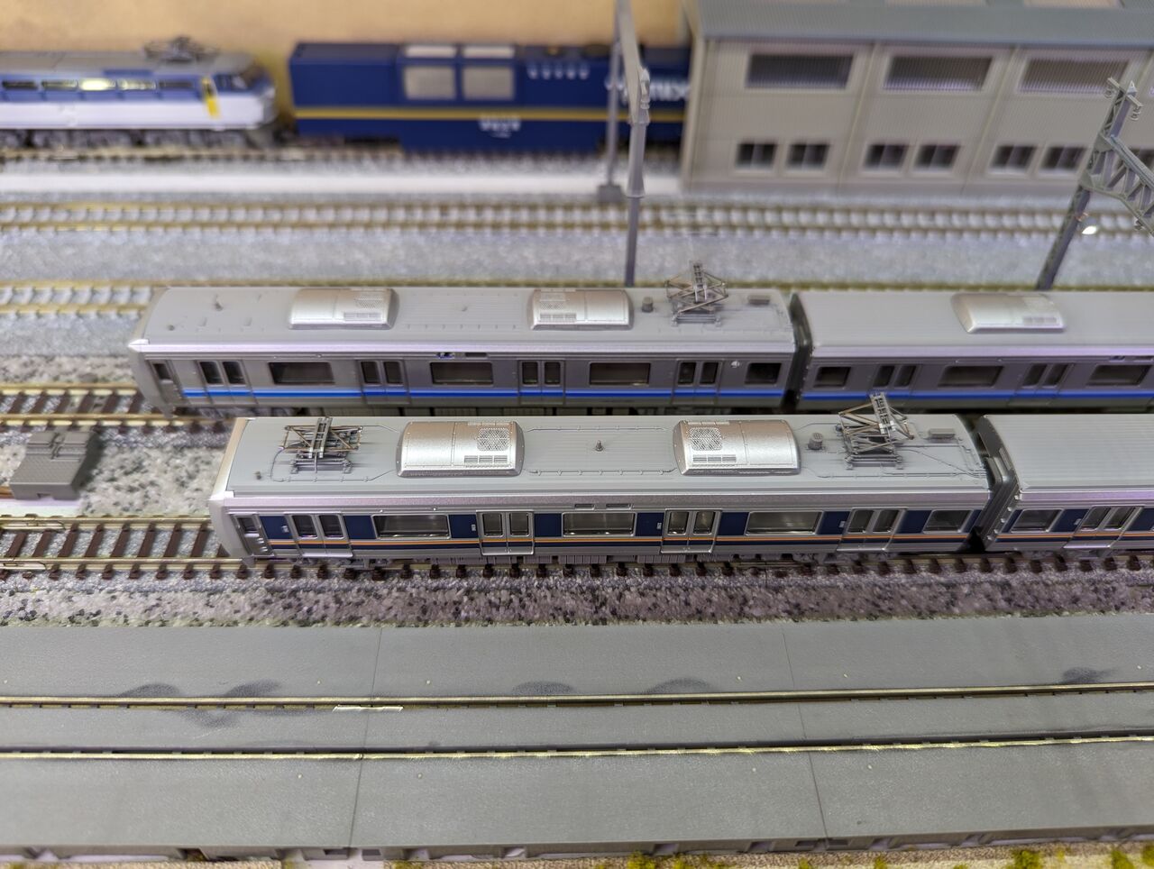 TOMIX 207系1000番台 入線しました : 7畳部屋の鉄道模型 TOMIX 207系1000番台 入線しました : 7畳部屋の鉄道模型