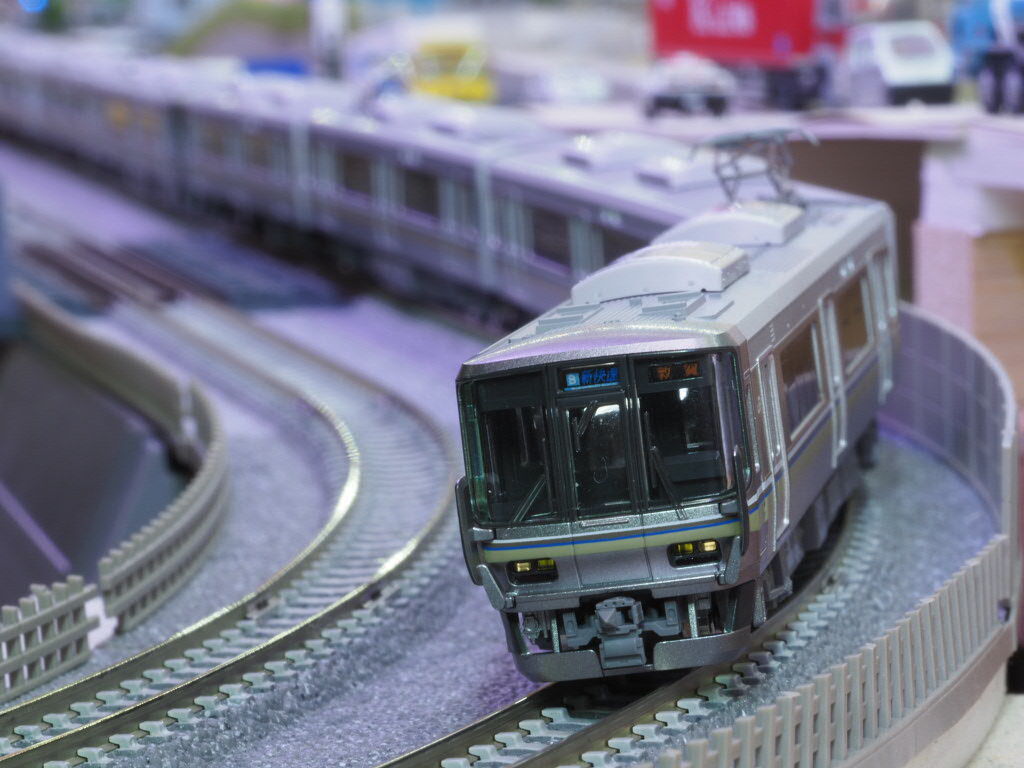 TOMIX 223系2000番台 入線しました : 7畳部屋の鉄道模型