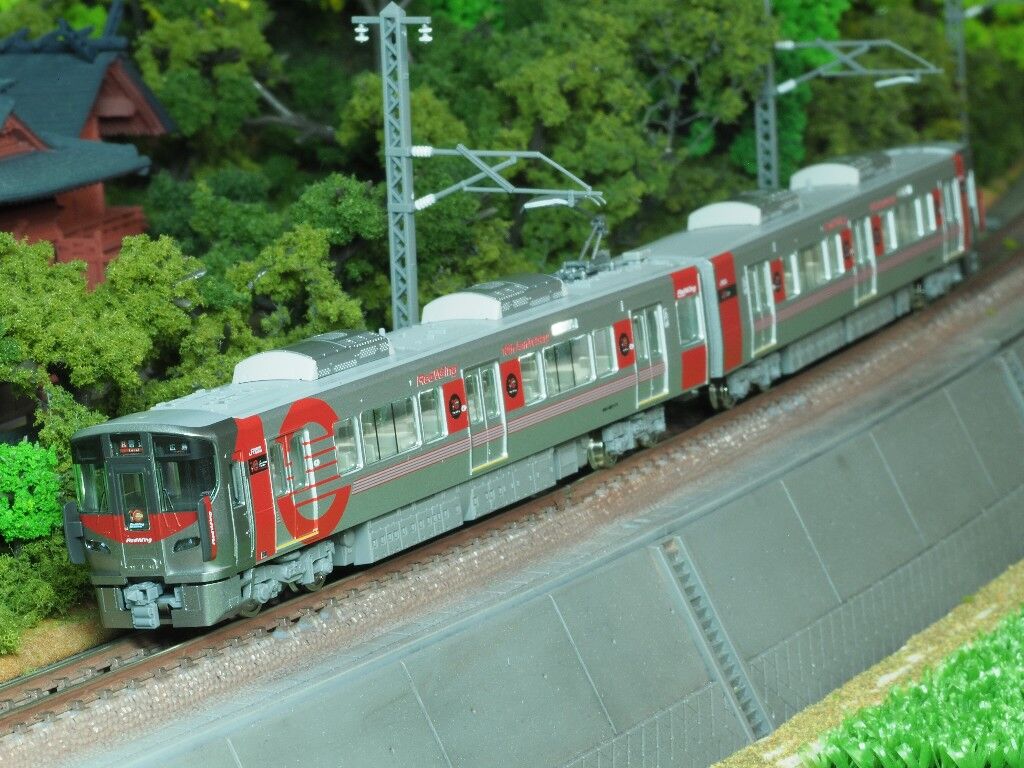 TOMIX 227系 RedWing 入線しました : 7畳部屋の鉄道模型