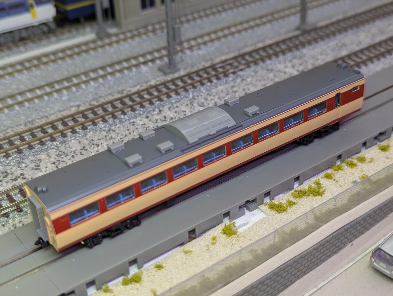 懲りもせず「雷鳥」追加します : 7畳部屋の鉄道模型