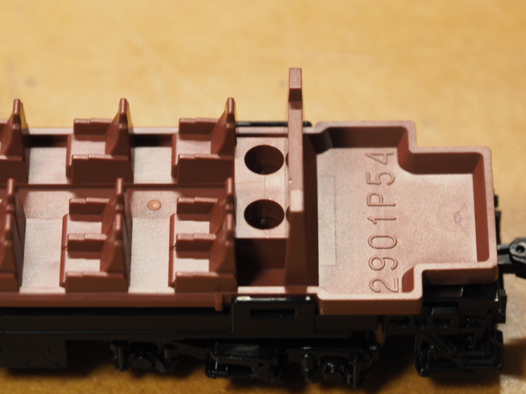 TOMIX 485系 雷鳥(クロ481-2000)編成 入線しました : 7畳部屋の鉄道模型