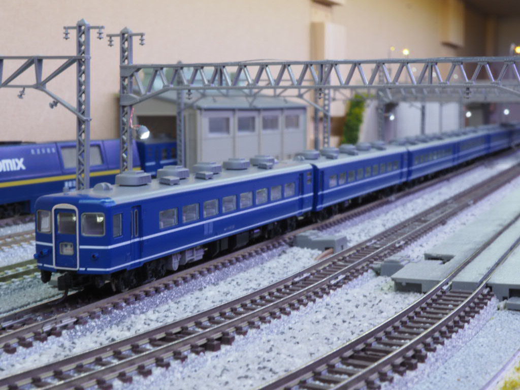 TOMIX 14系特急客車 導入しました : 7畳部屋の鉄道模型