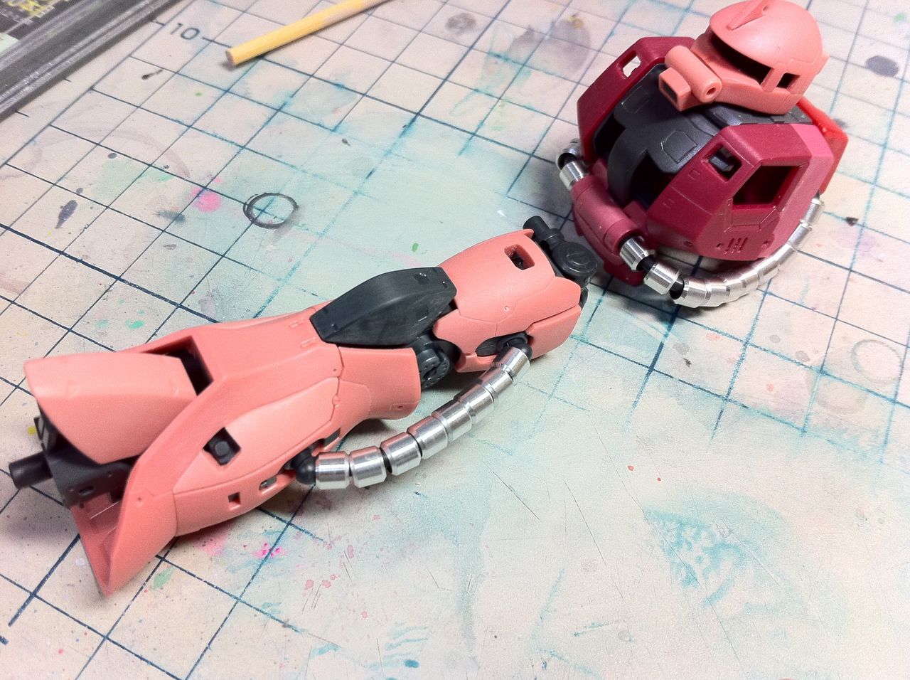 ｒｇザク メタルパイプ ガンプラの作り方