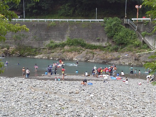 あそびごおらまつり川