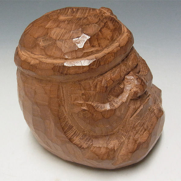 欅(ケヤキ) だるま（達磨） 叩き彫り 木地砥の粉仕上げ 高さ：11cm