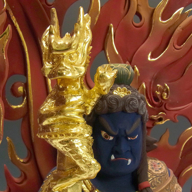 楠/樟(クス) 彩色 不動三尊(倶利伽羅剣・火炎巻光背)坐像 二童子 楠/樟(クス) 彩色 不動三尊(倶利伽羅剣・火炎巻光背)坐像 二童子