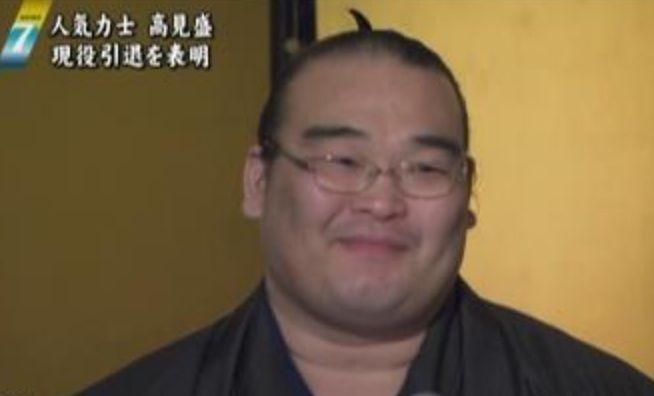 自由気ままに : NHKスポーツ映像 高見盛が引退会見「体がボロボロ」