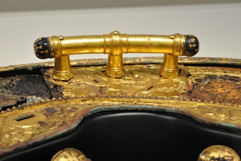 藤ノ木古墳金銅製鞍金具後輪把手