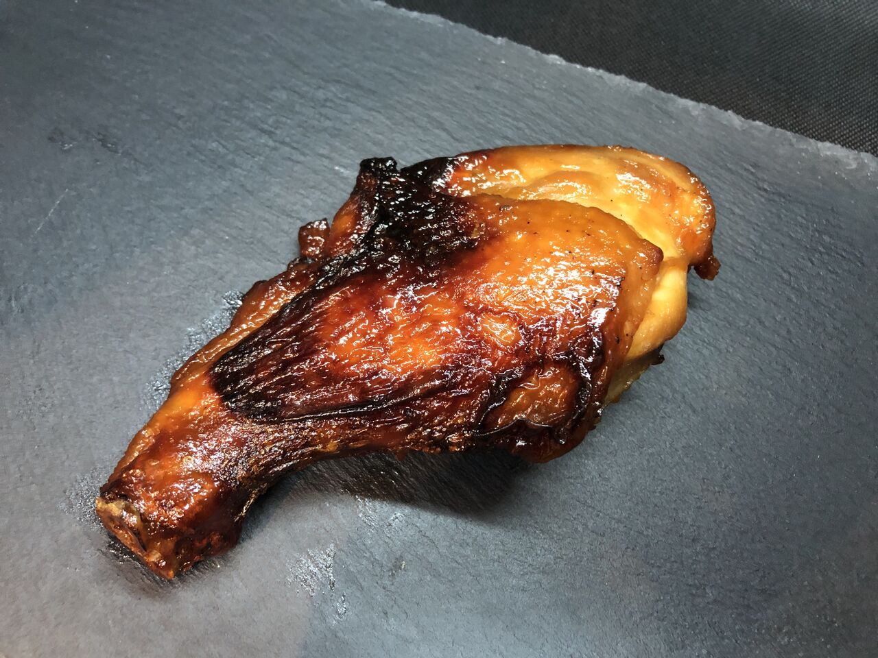 本日発売 292kcal ファミリーマートのクリスマスのローストチキンレッグは甘辛ソースが直火焼きで薫り高く 高タンパクな一品 コンビニダイエットラボ 本日発売 292kcal ファミリーマートのクリスマスのローストチキンレッグは甘辛ソースが直火焼きで薫り高く 高タンパクな一品 コンビニダイエットラボ