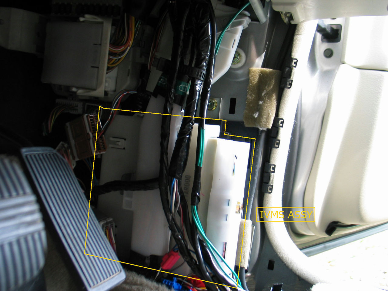 □F50 シーマ□ 中期型以降のIVMS端子配列を確認しよう。 : DIY