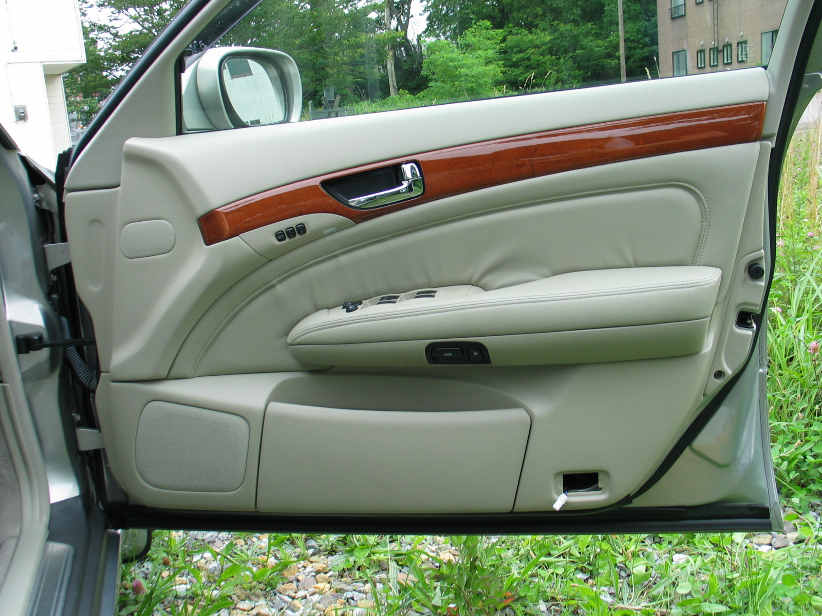 F50 シーマ Bose エンブレムでさりげなくドレスアップdiyです Diy実践日記