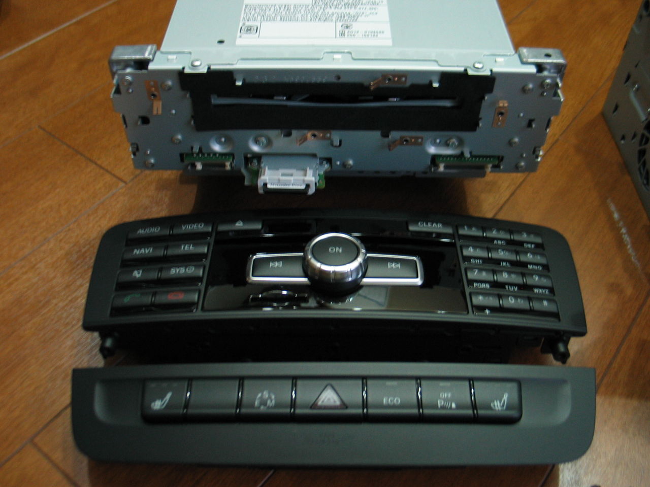 送料無料☆2017年度版 メルセデスベンツ NTG4 COMAND システム ナビロム DVD-ROM2枚セット 地図更新 ベンツ ナビ更新 最新2017年度 ベンツ純正HDDナビ 地図 更新 COMAND NTG4