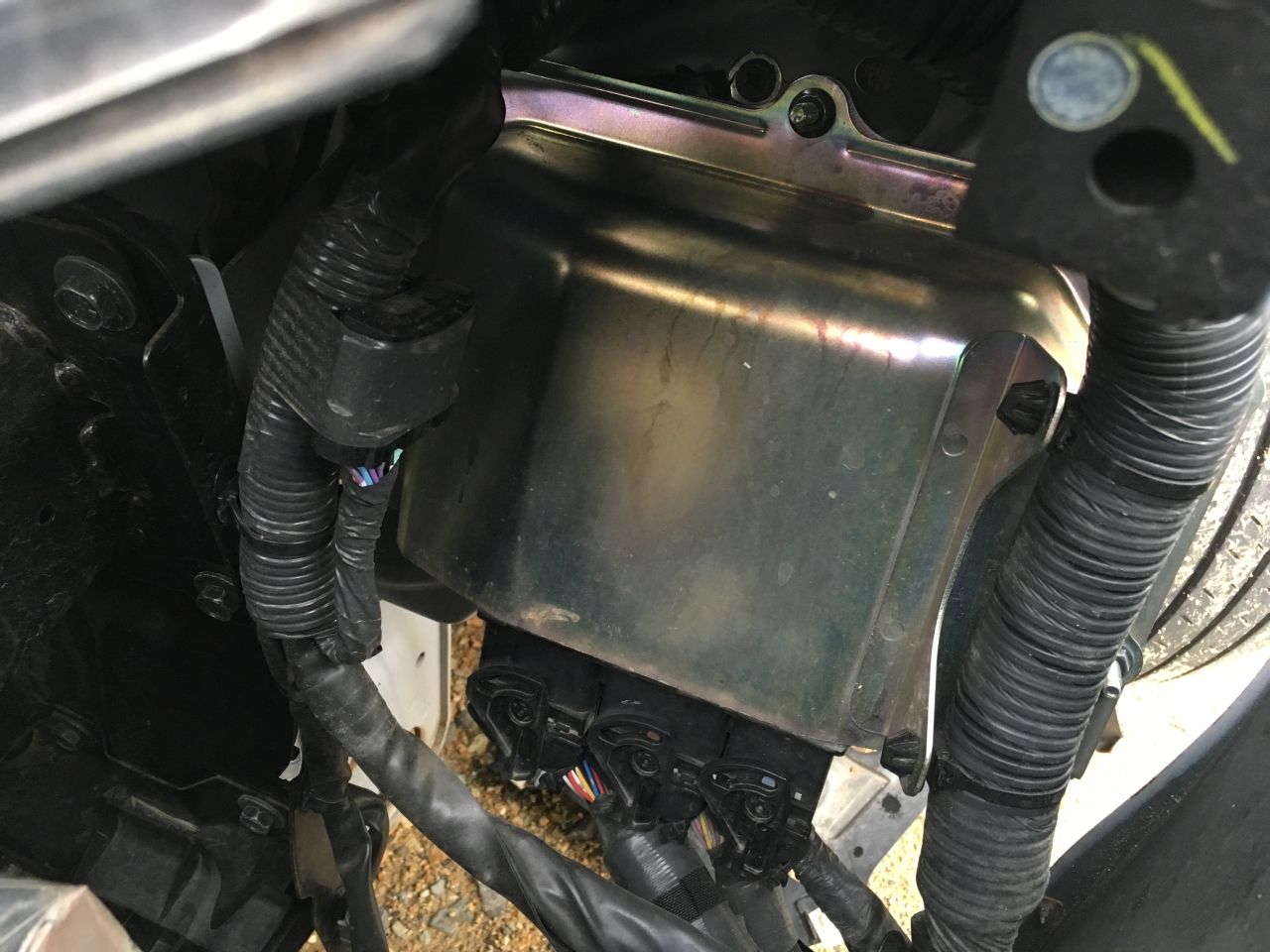 HFC26セレナ・中古エンジンコンピューターに交換してもエンジンが 