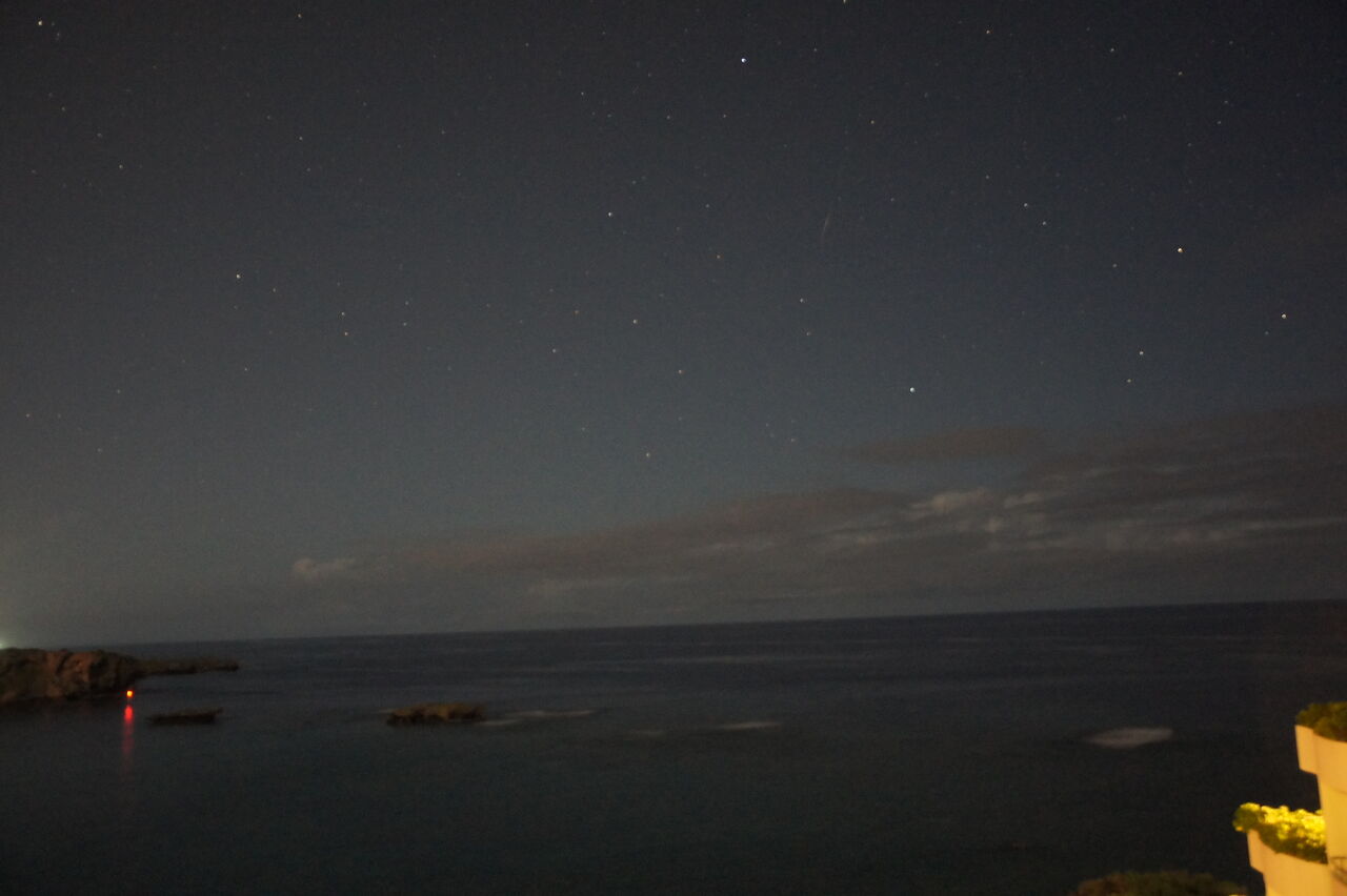 夜明け前の星空と海辺の朝 やわやわ わやわや